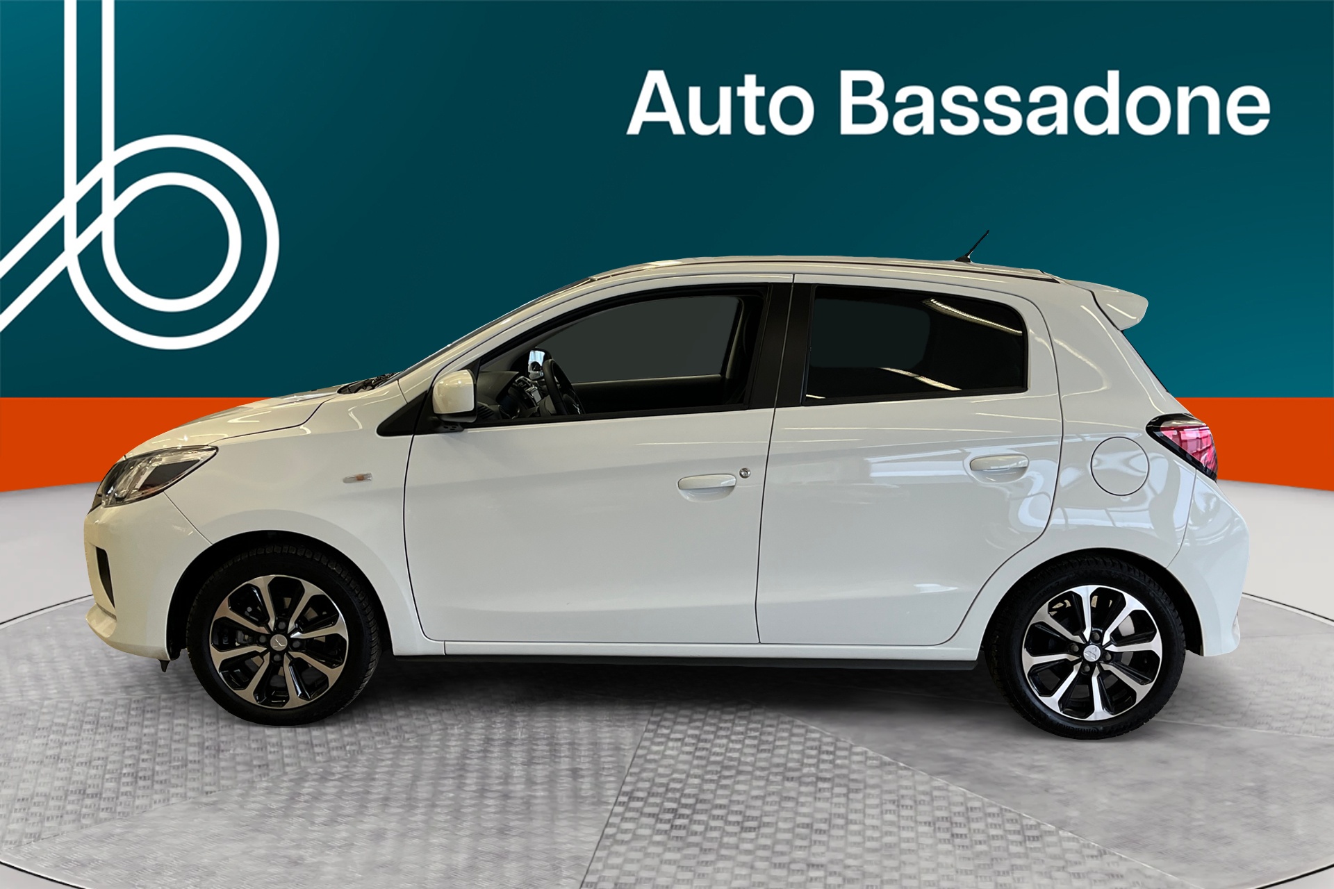 MITSUBISHI Space Star 2024