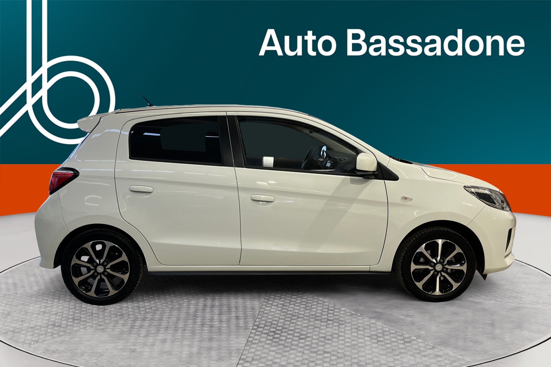 MITSUBISHI Space Star 2024