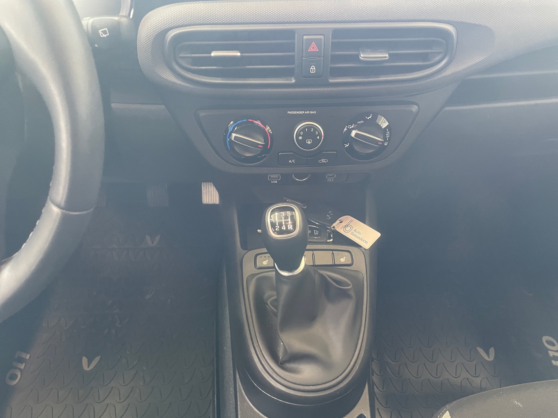 HYUNDAI i10 2024