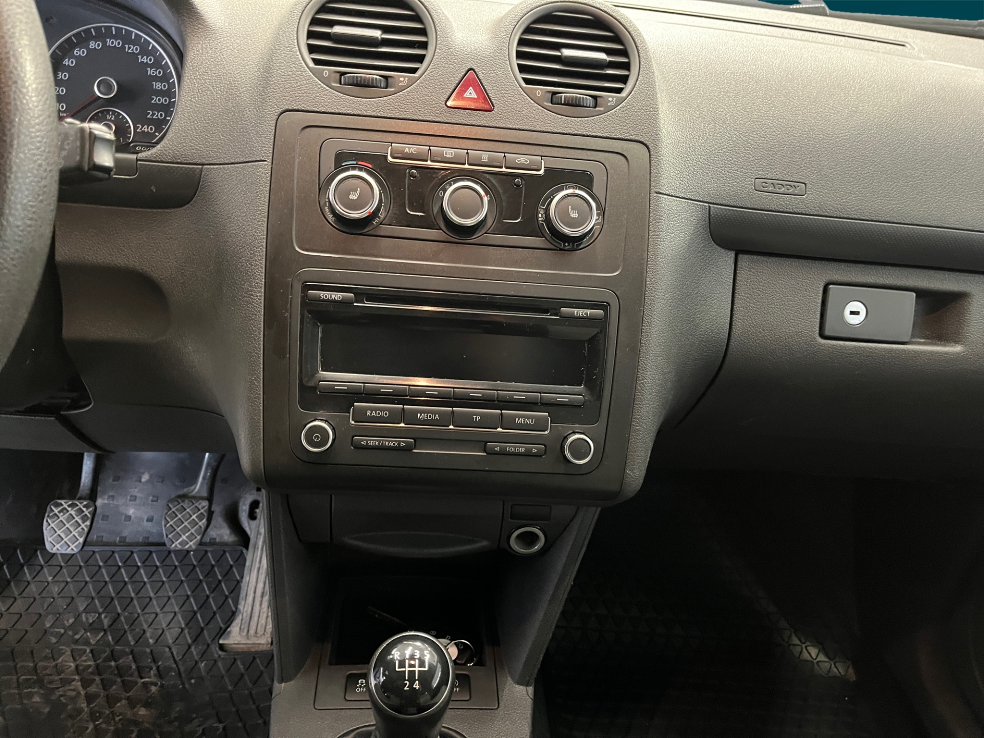 VOLKSWAGEN Caddy 2013