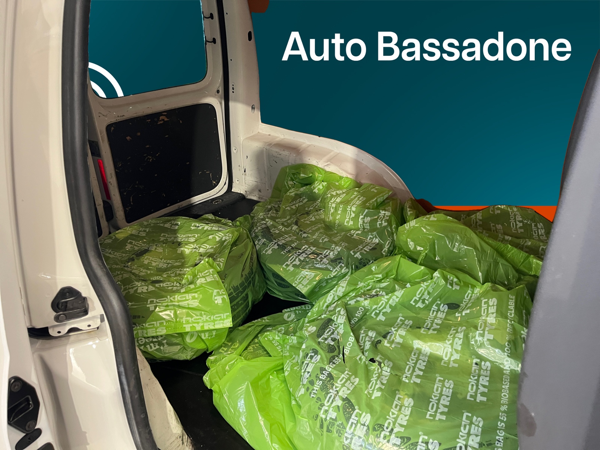 VOLKSWAGEN Caddy 2013