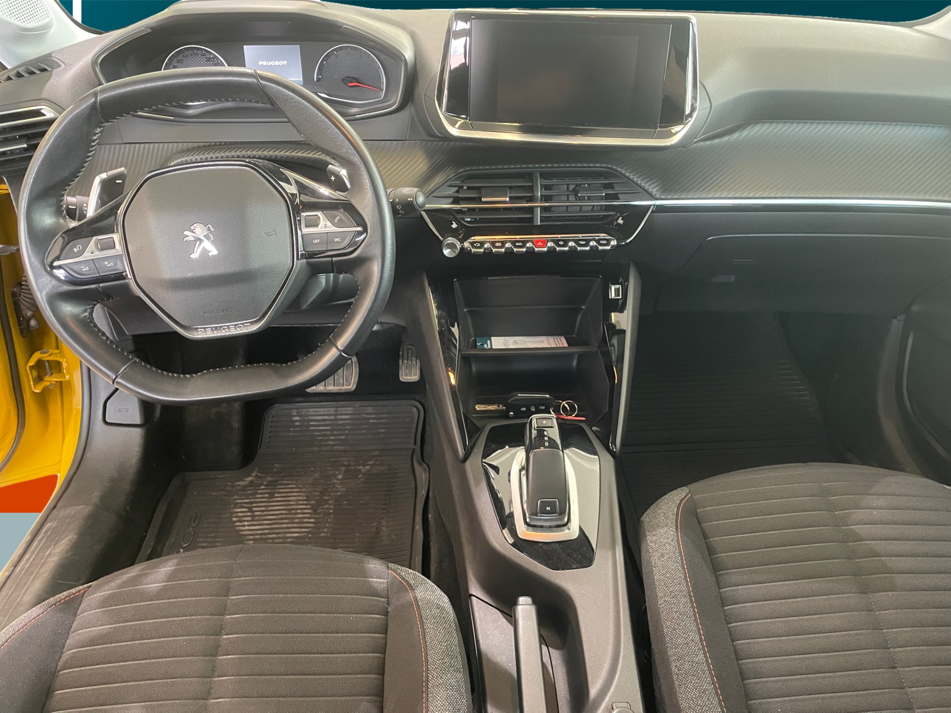 PEUGEOT 208 2020