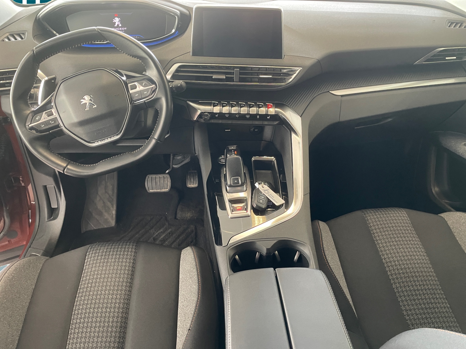 PEUGEOT 5008 2022