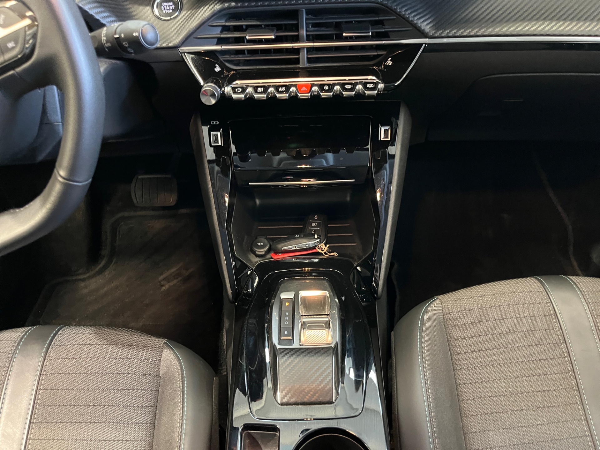 PEUGEOT e-208 2022