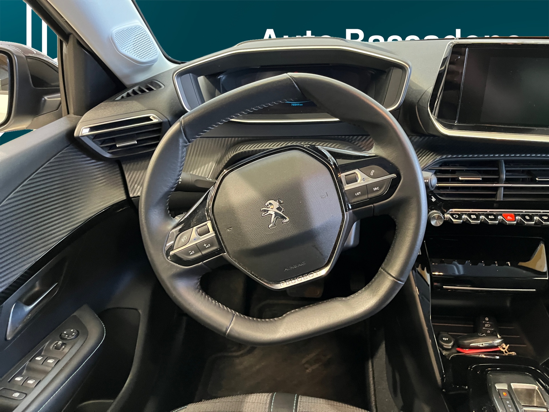PEUGEOT e-208 2022