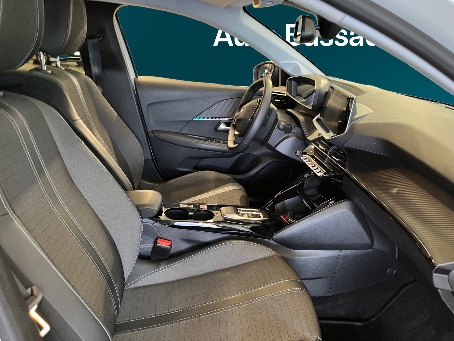 PEUGEOT e-208 2022