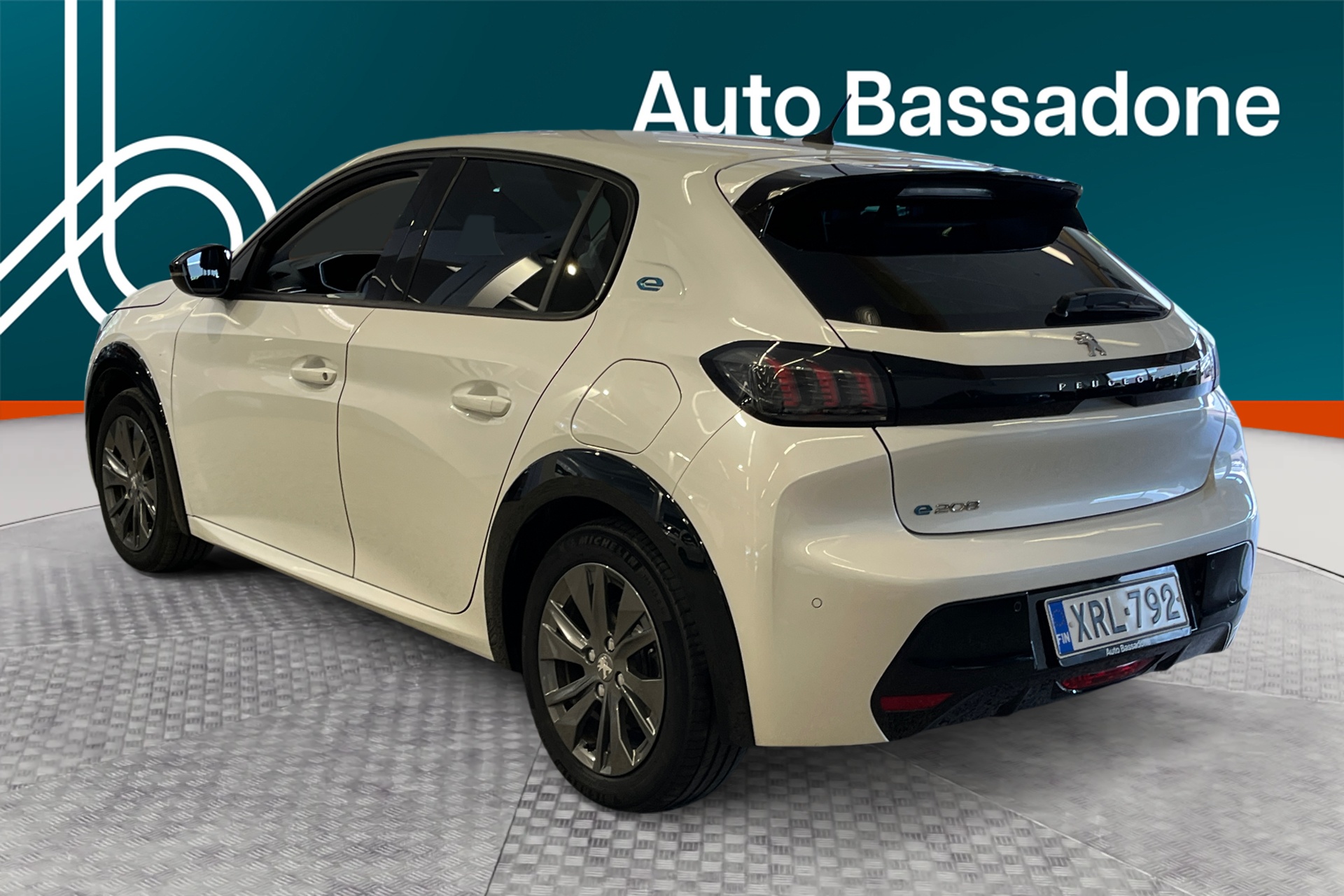 PEUGEOT e-208 2022