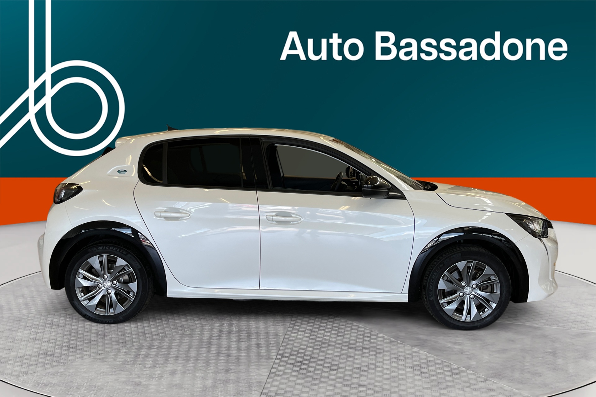 PEUGEOT e-208 2022