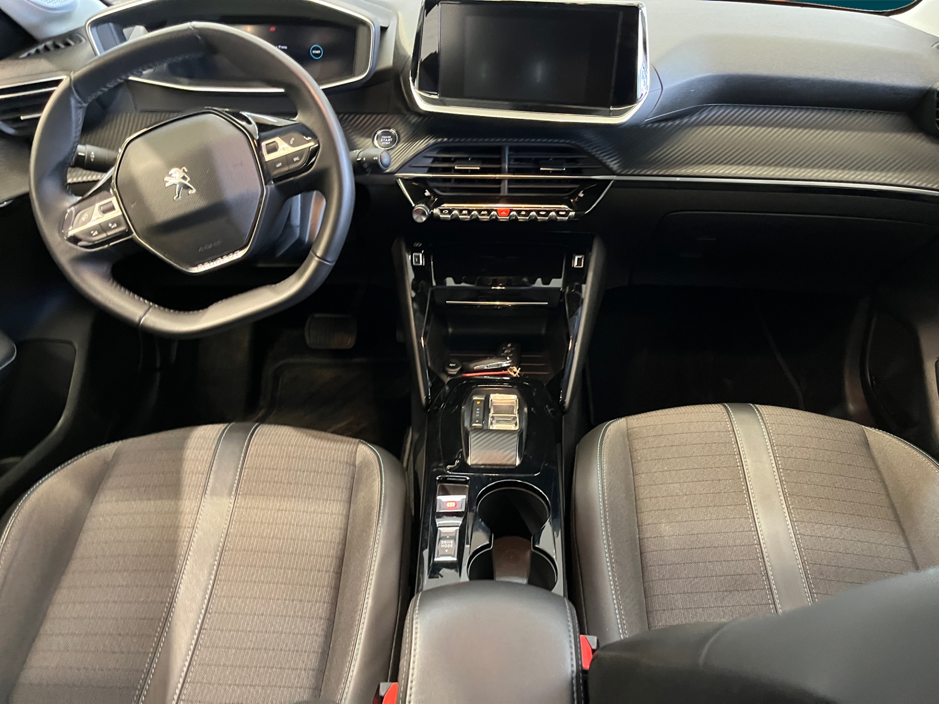 PEUGEOT e-208 2022
