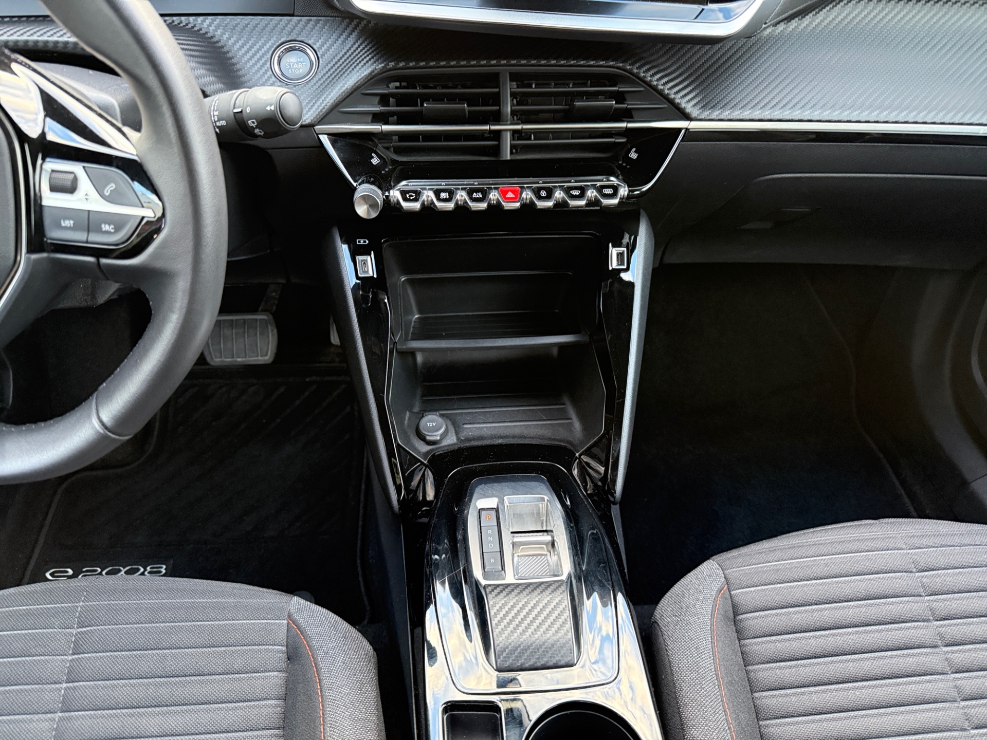 Peugeot e-2008 2023