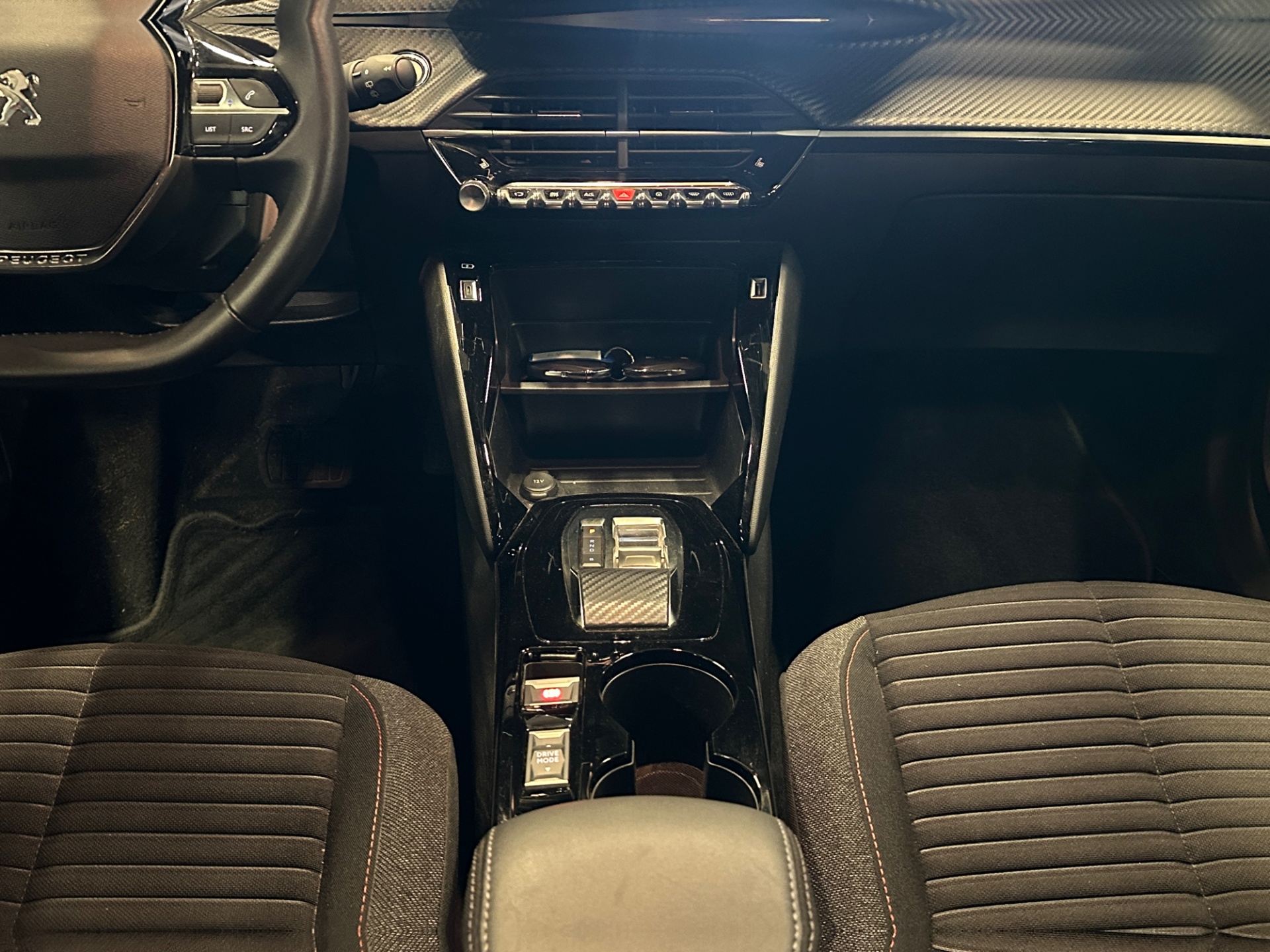 Peugeot e-2008 2023