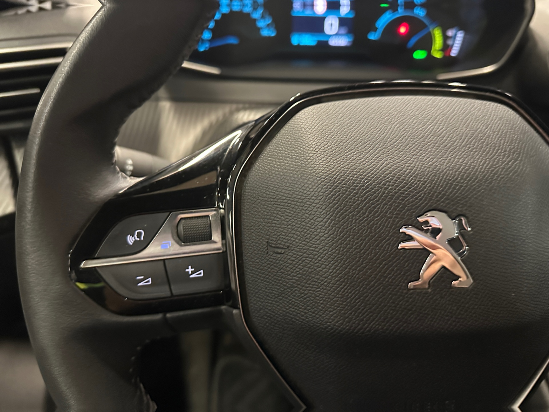 Peugeot e-2008 2023