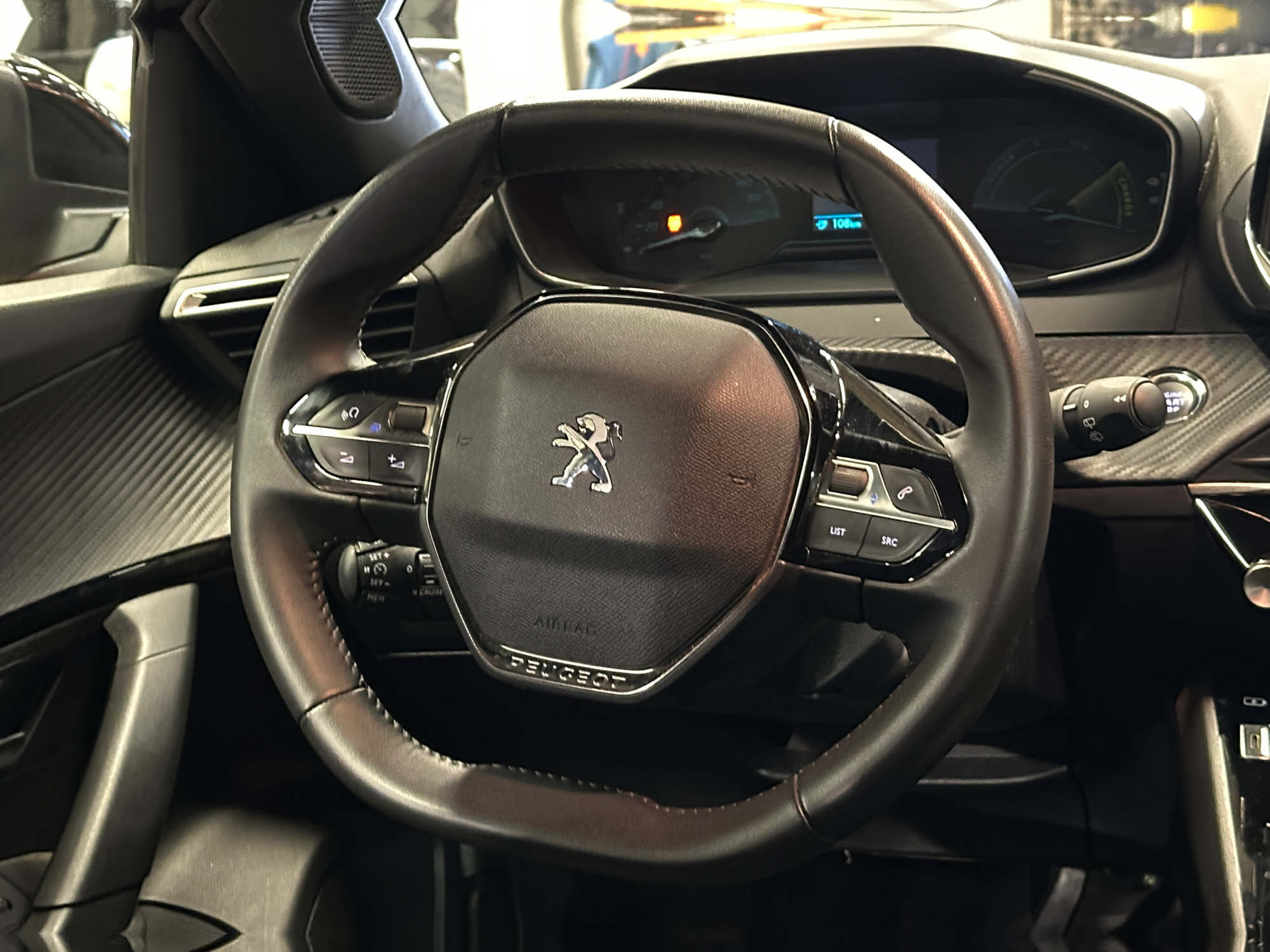 Peugeot e-2008 2023
