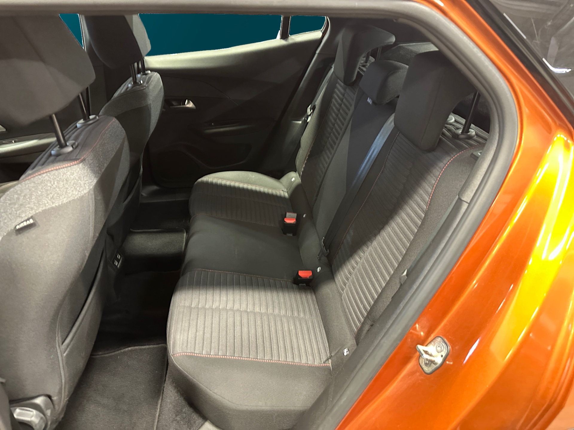 Peugeot e-2008 2023