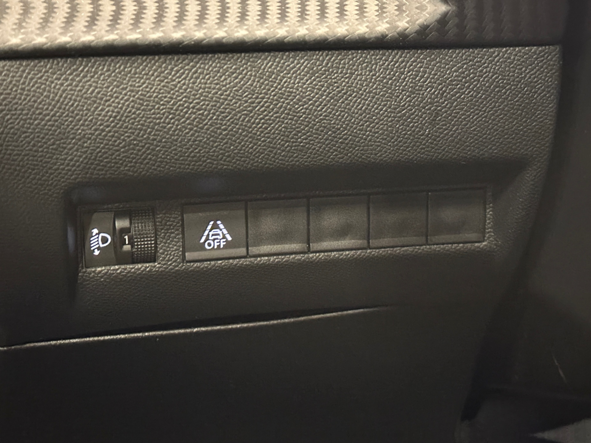 Peugeot e-2008 2023