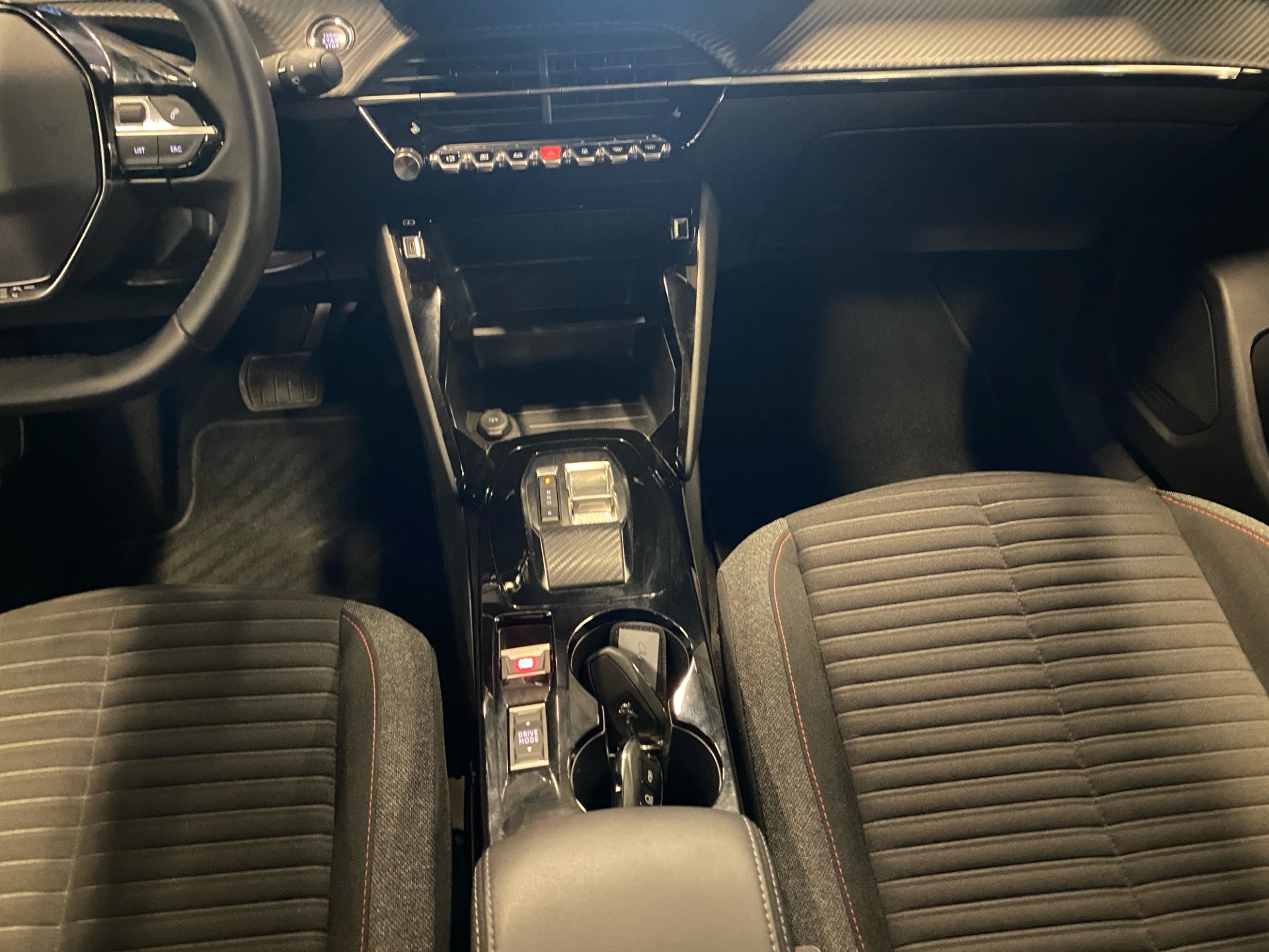 Peugeot e-2008 2023