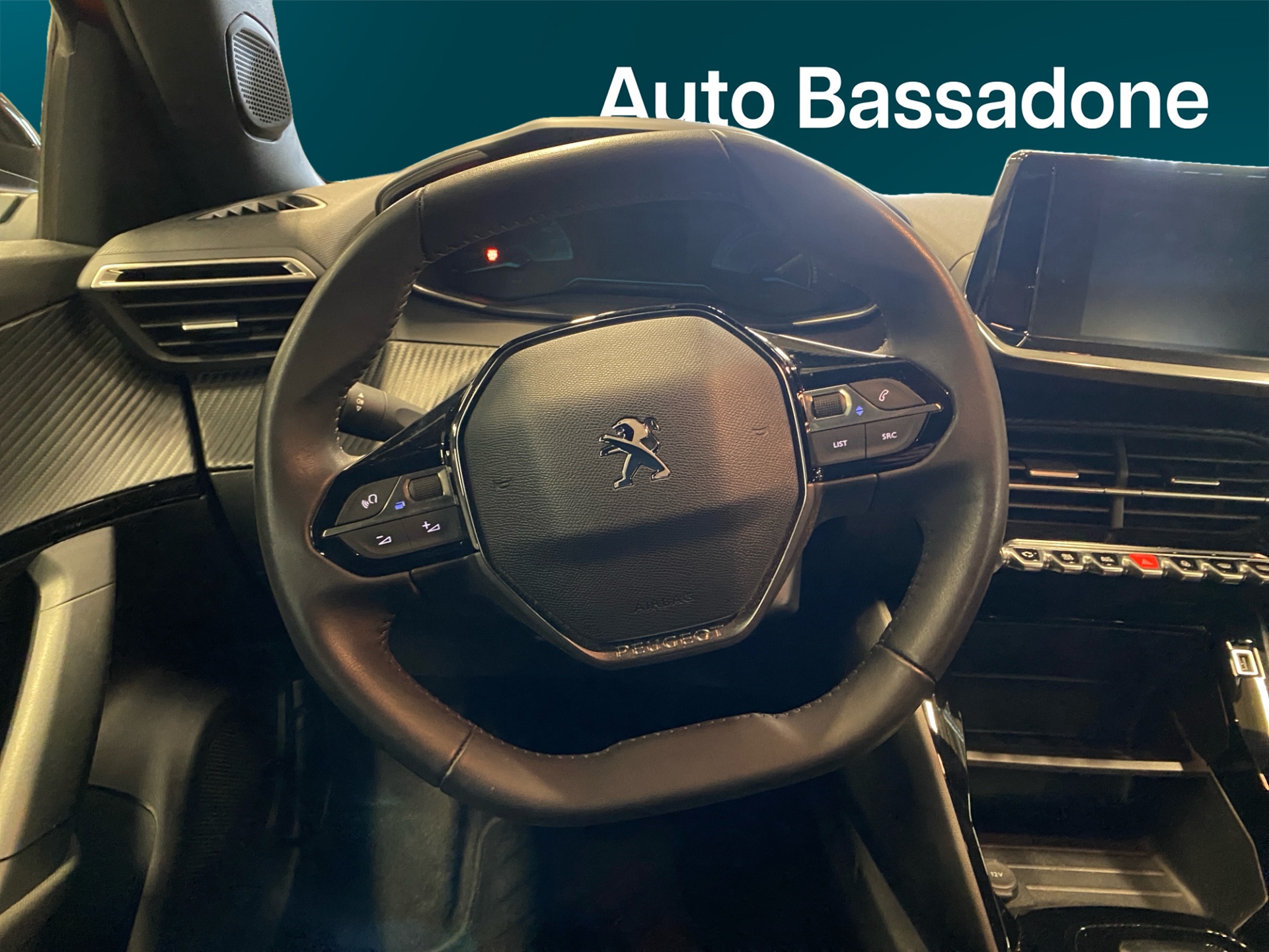 PEUGEOT e-2008 2023
