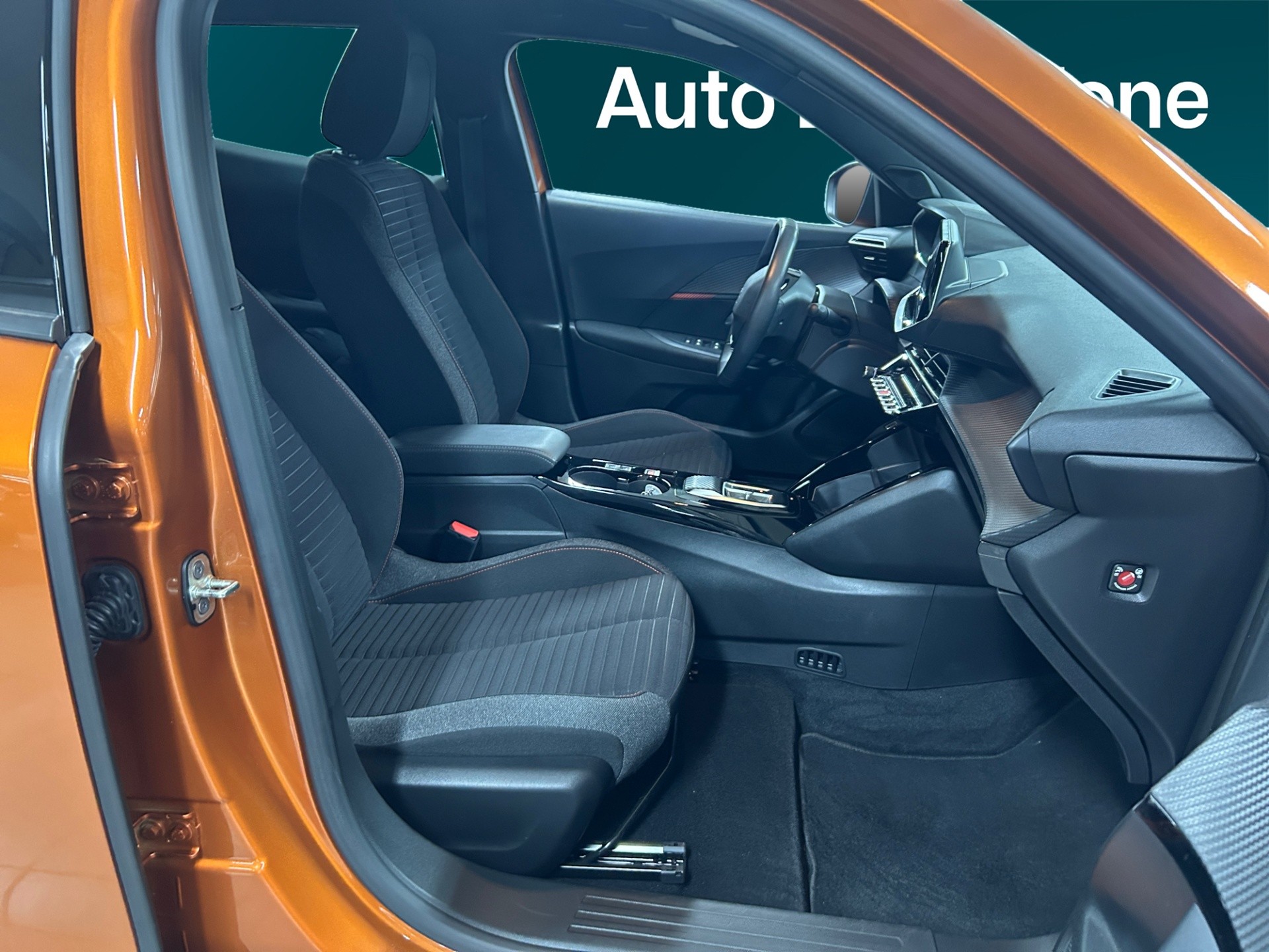 PEUGEOT e-2008 2023