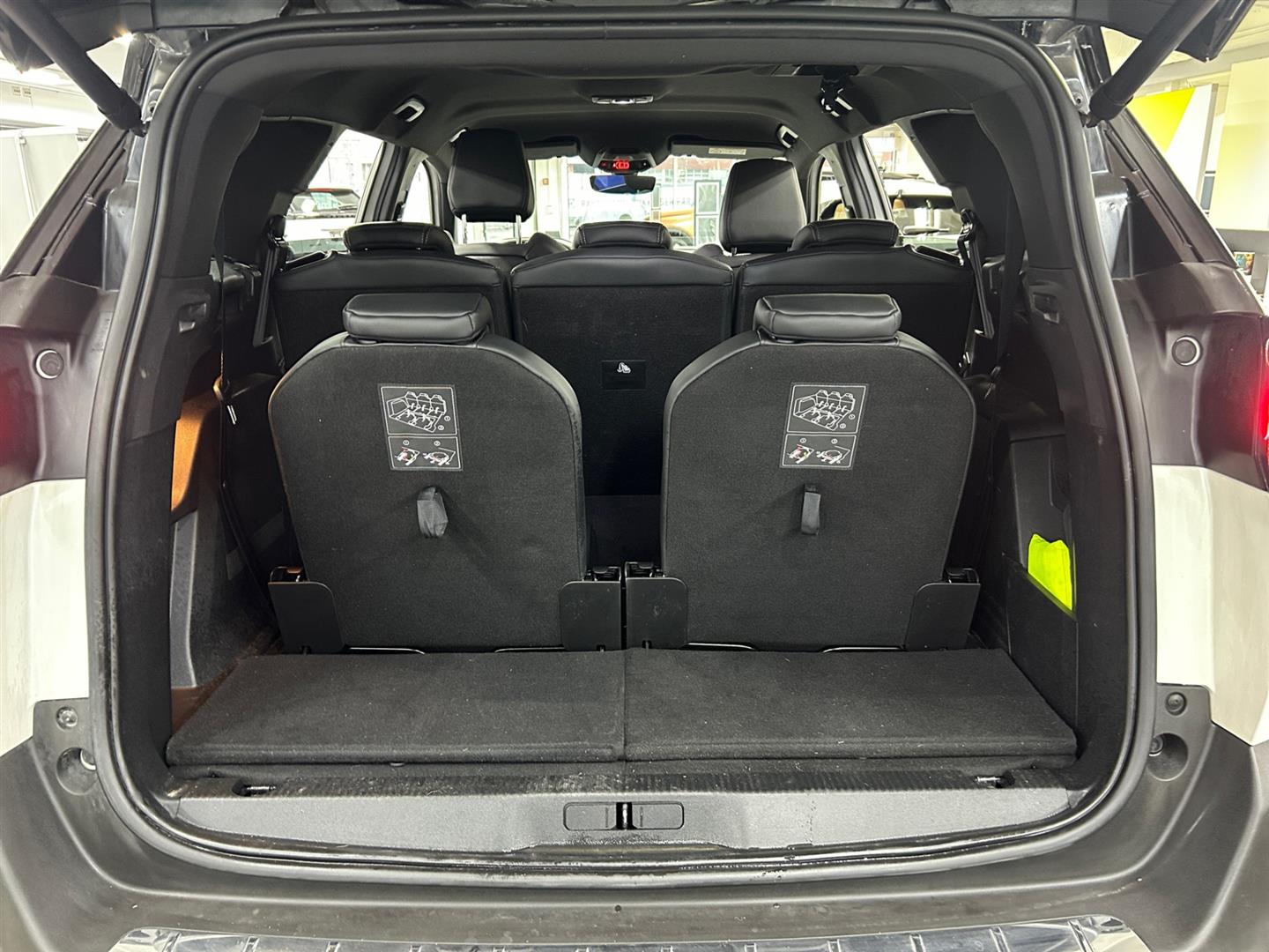PEUGEOT 5008 2021