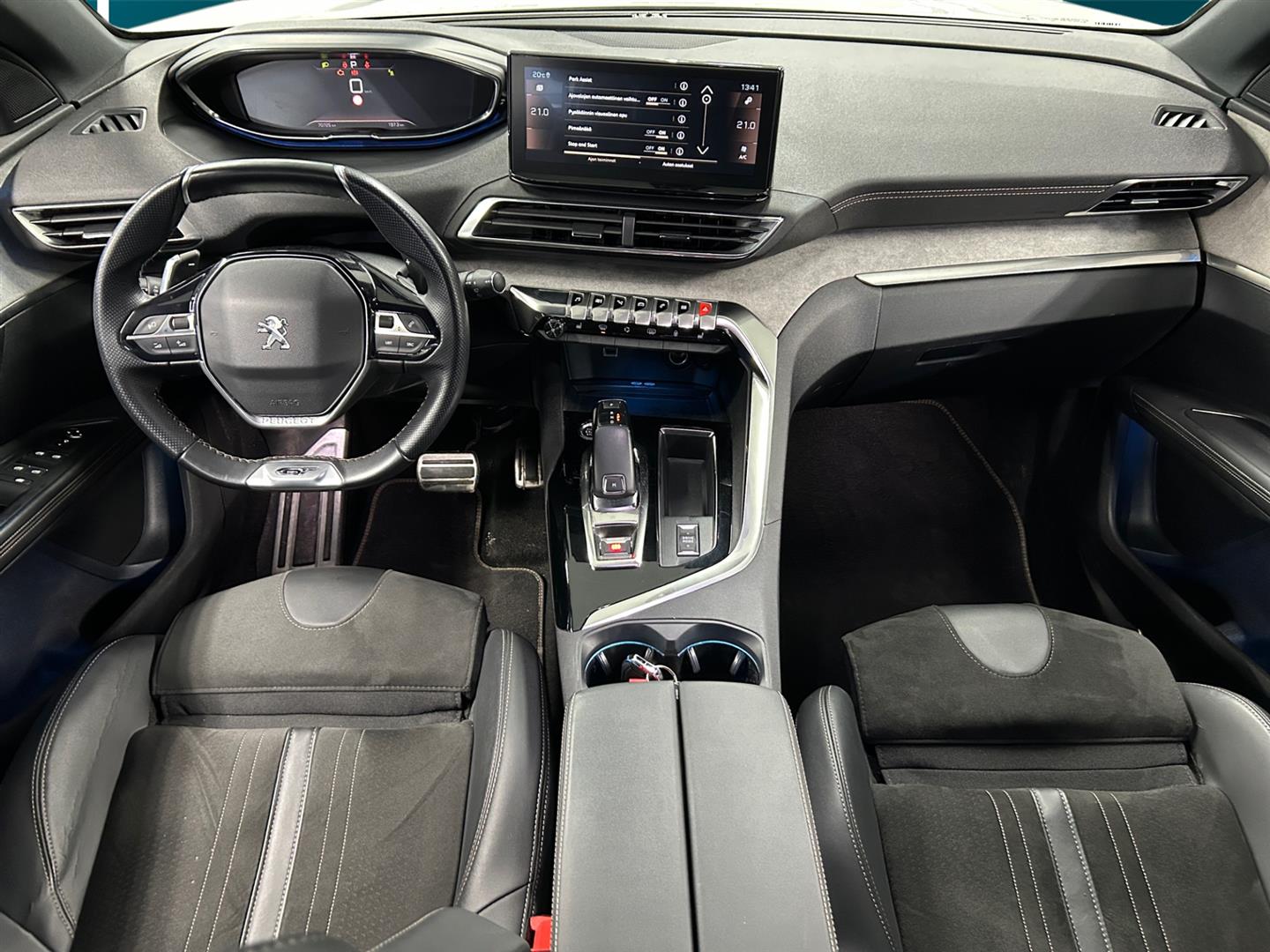 PEUGEOT 5008 2021
