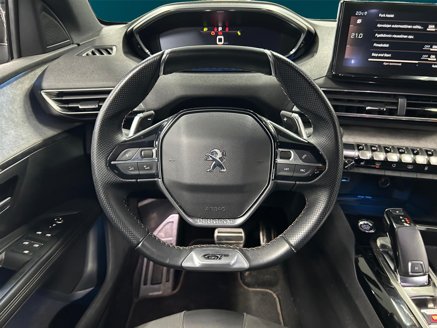 PEUGEOT 5008 2021