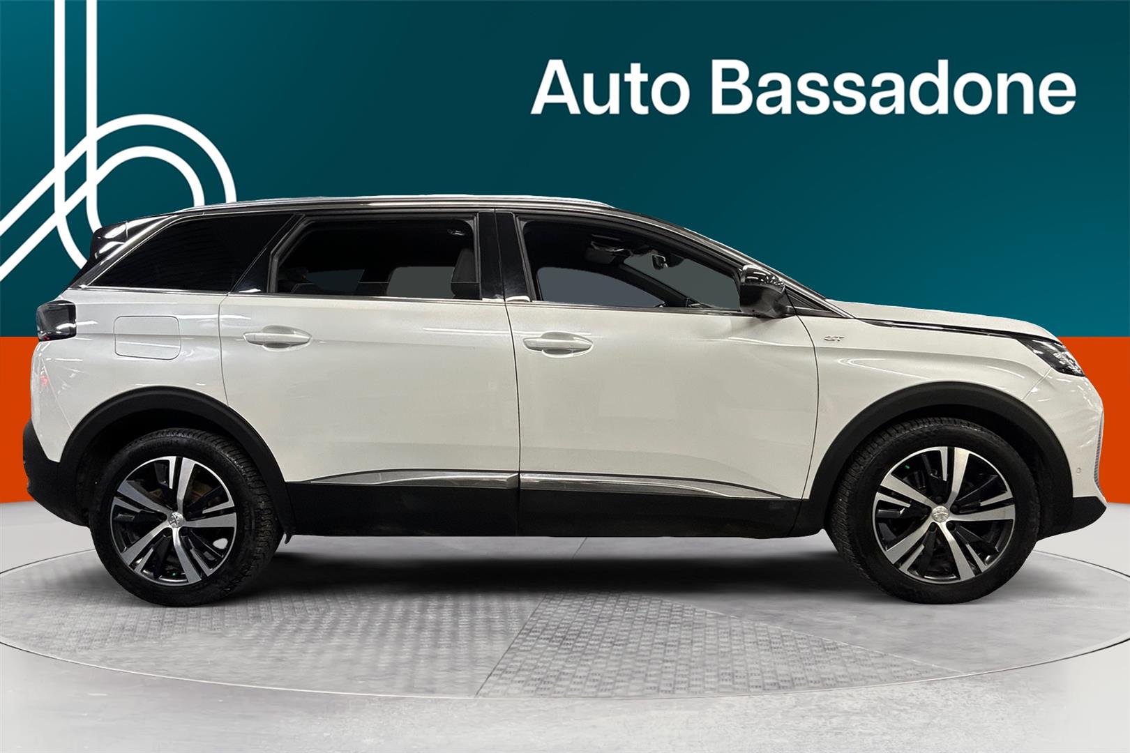 PEUGEOT 5008 2021