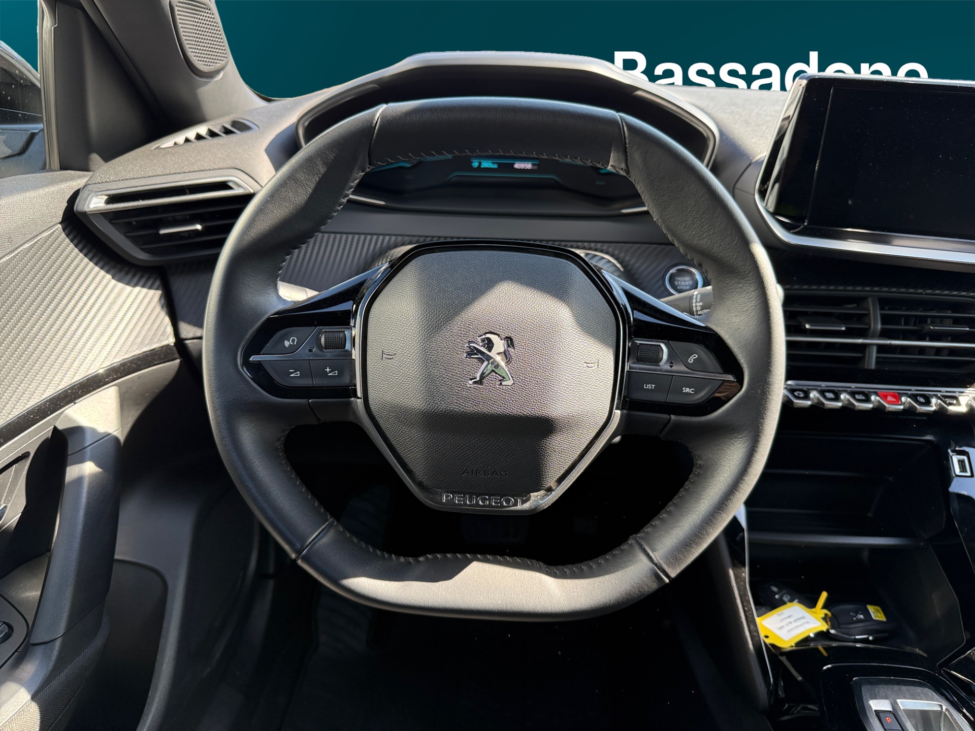 PEUGEOT e-2008 2023