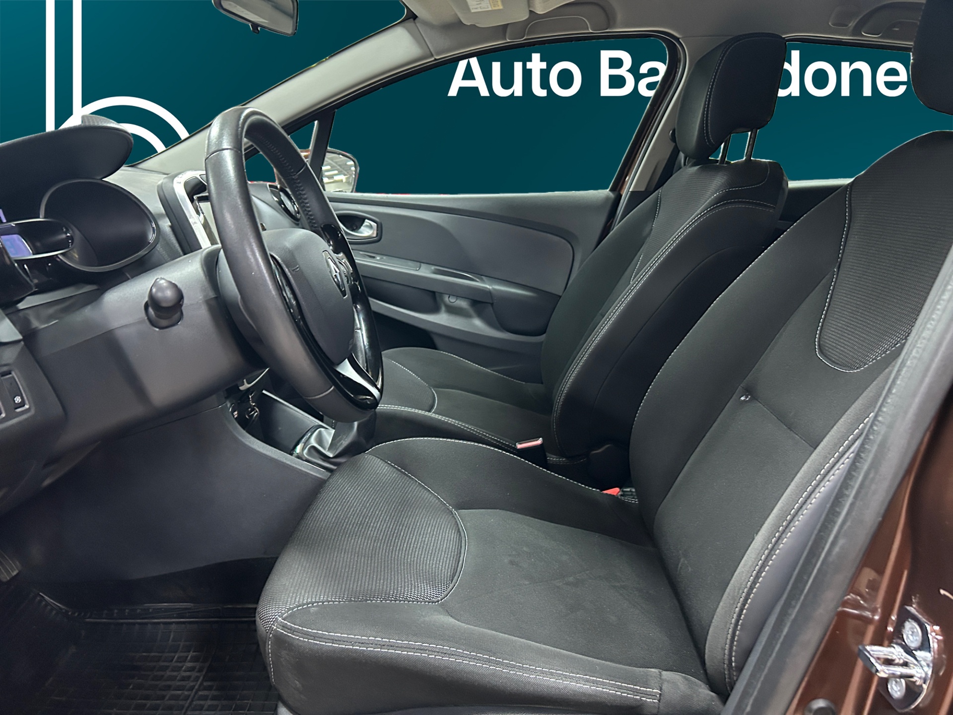 RENAULT Clio 2016