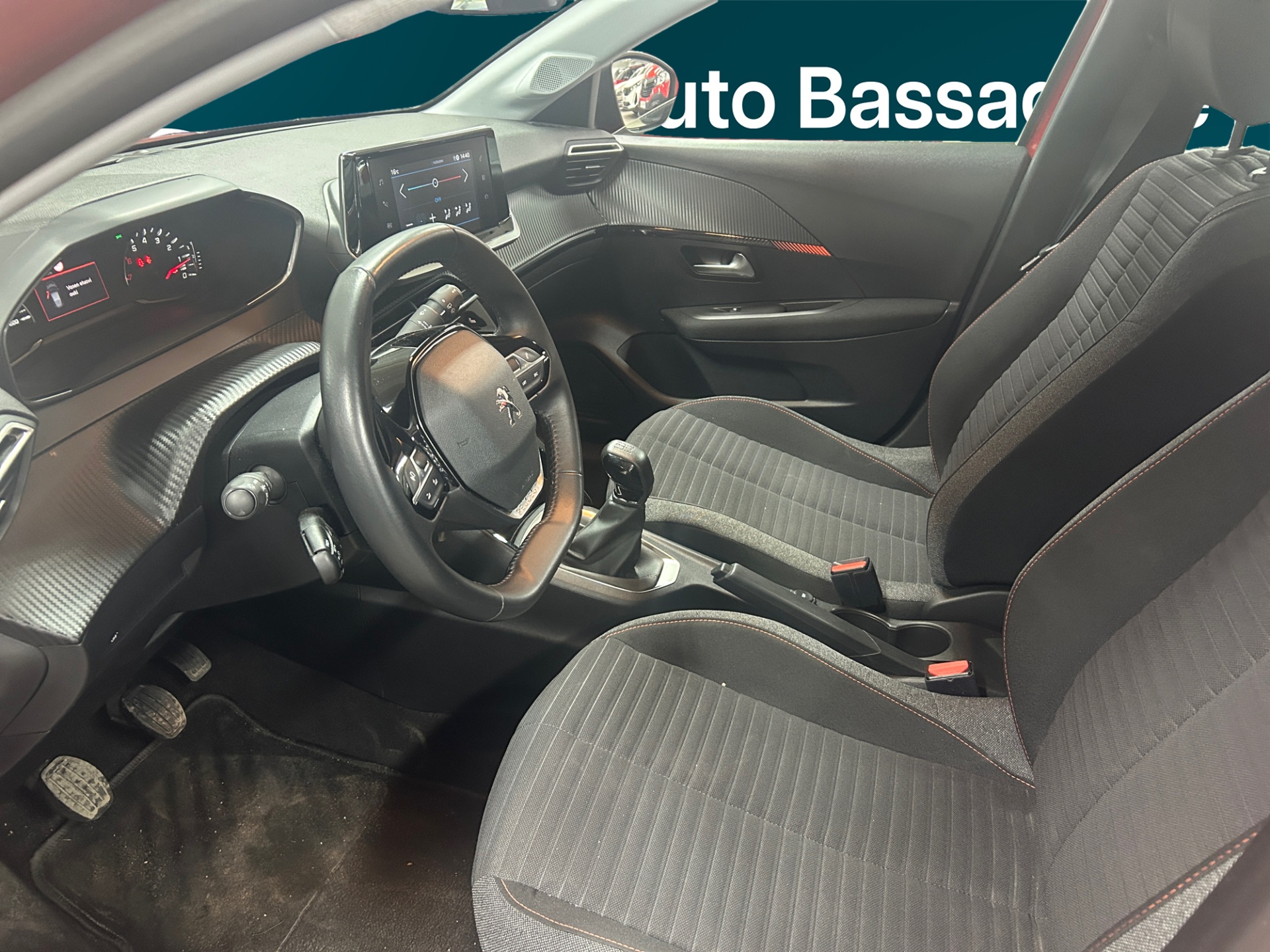 PEUGEOT 208 2022