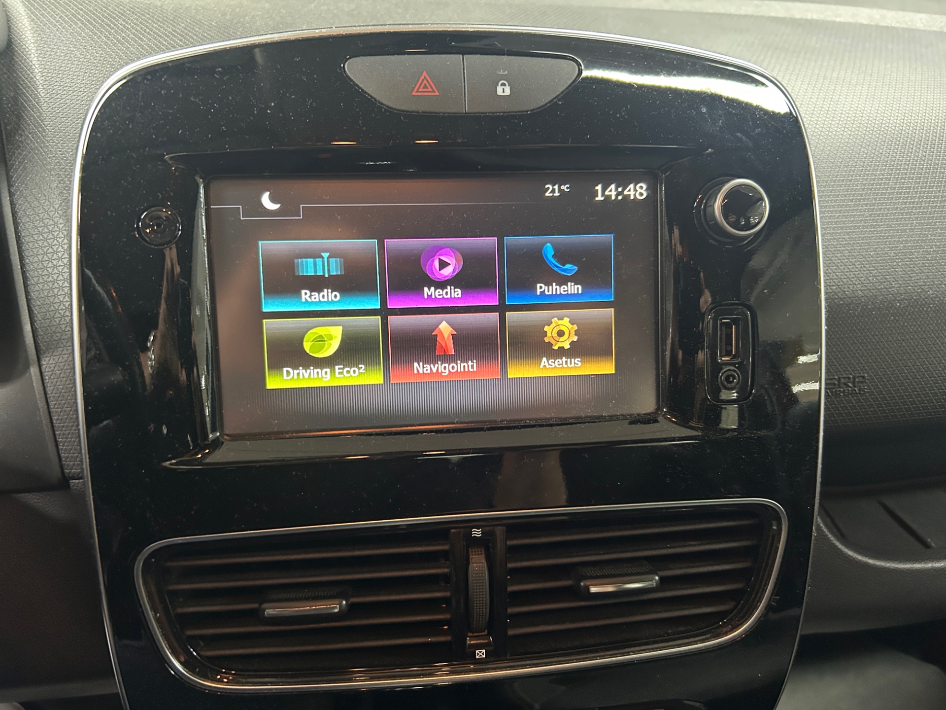 RENAULT Clio 2016
