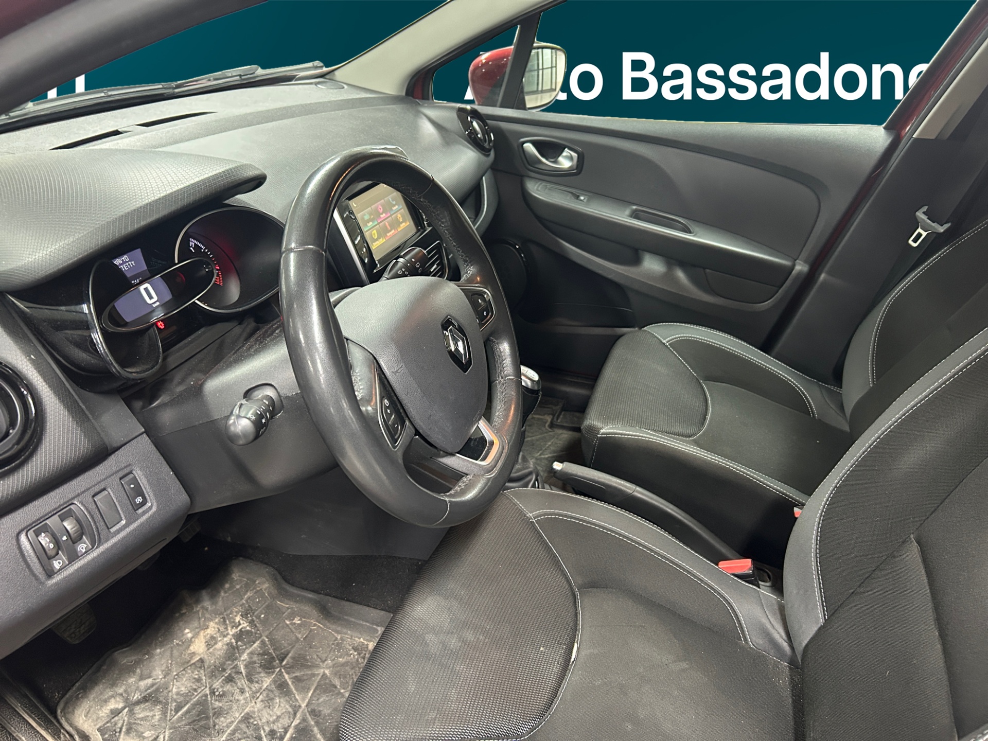 RENAULT Clio 2016