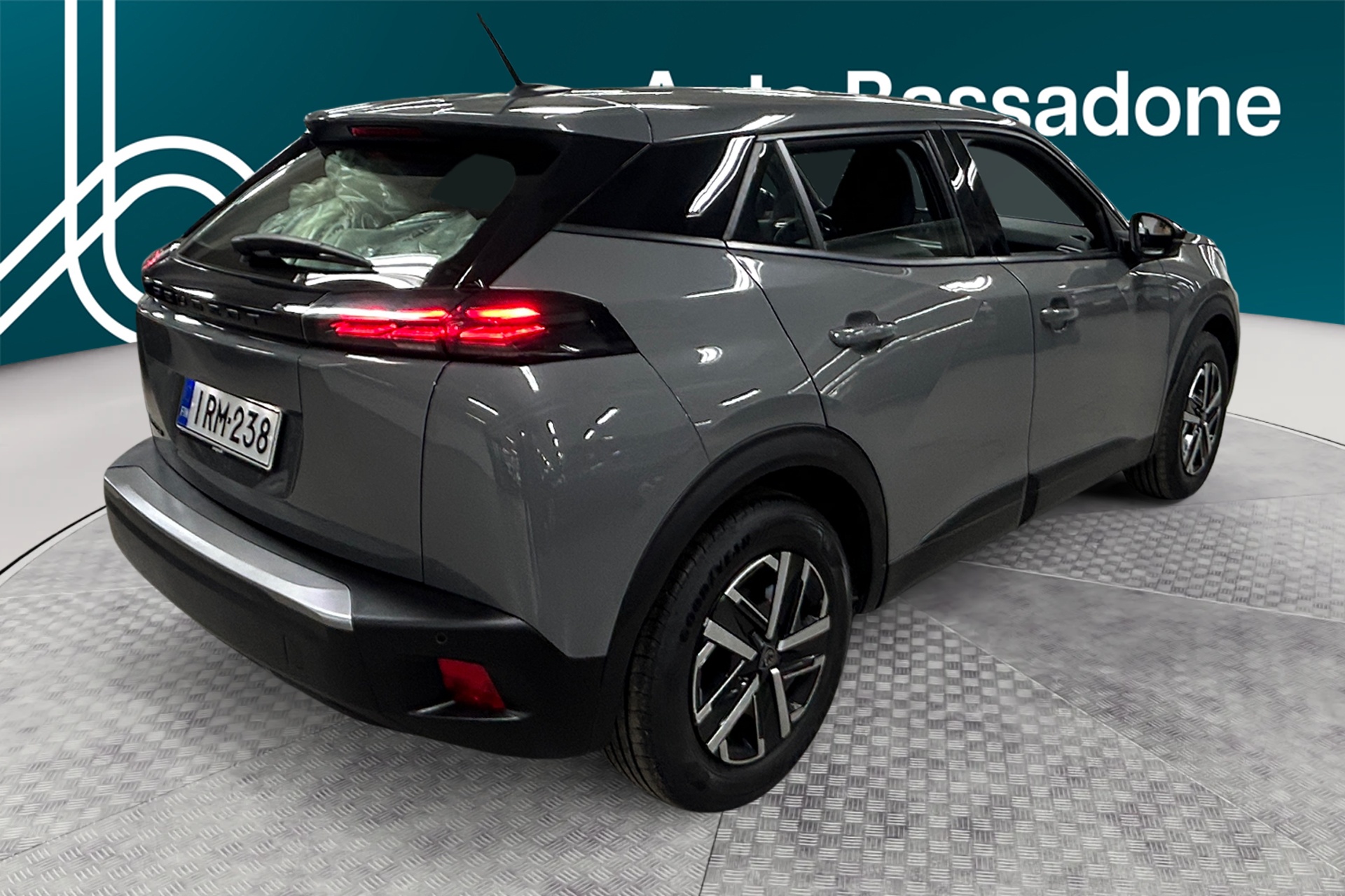 PEUGEOT e-2008 2023