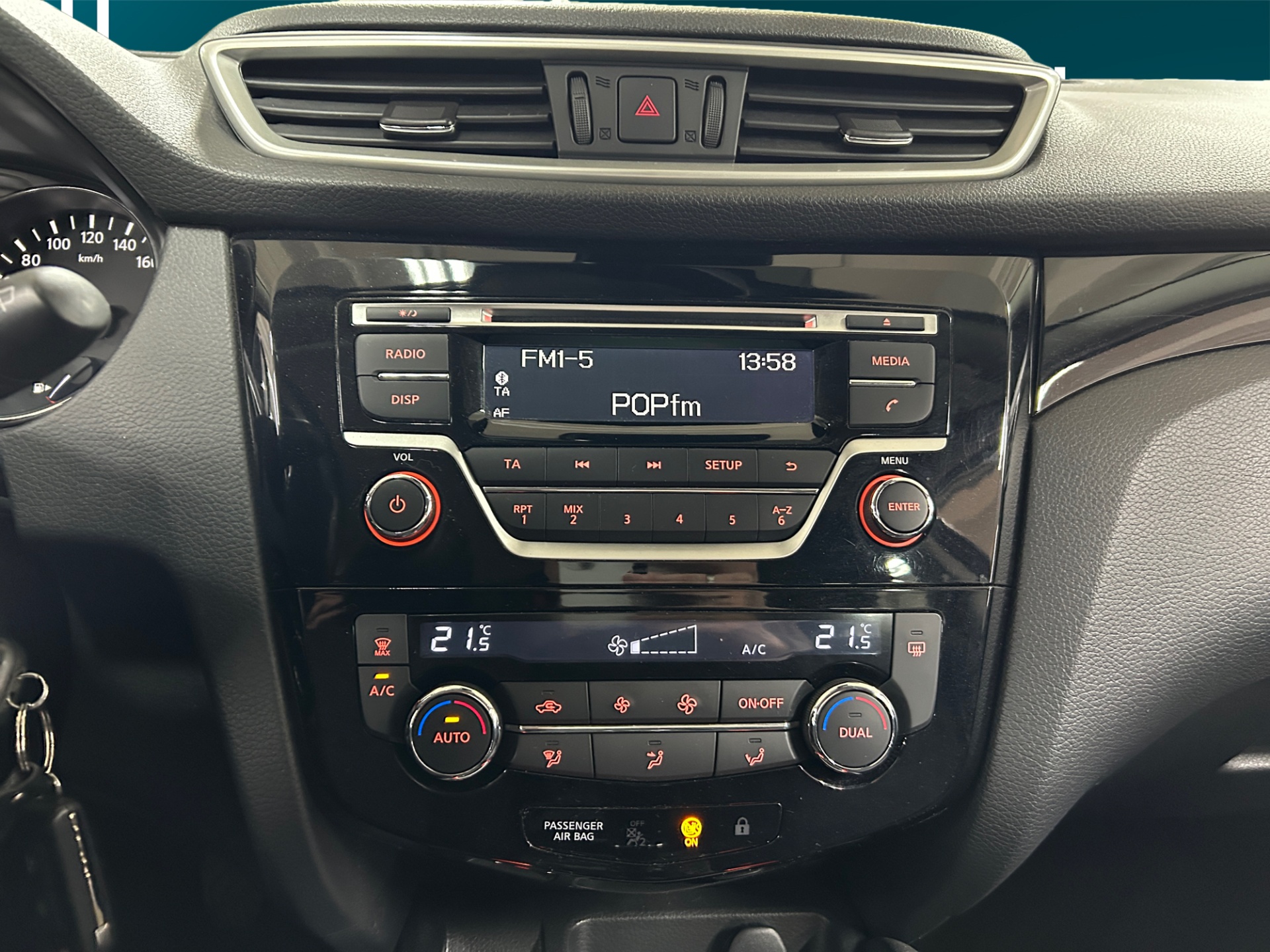 NISSAN Qashqai 2015