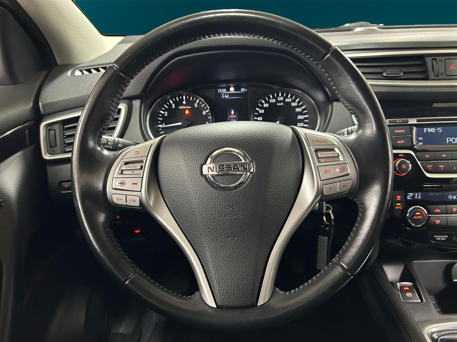 NISSAN Qashqai 2015