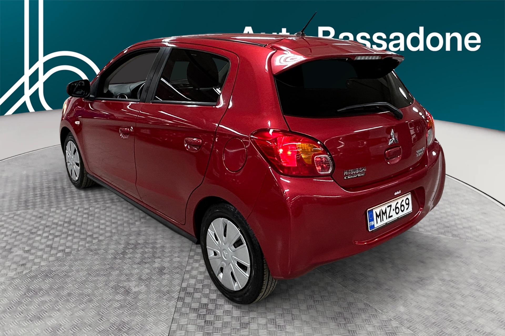 MITSUBISHI Space Star 2015
