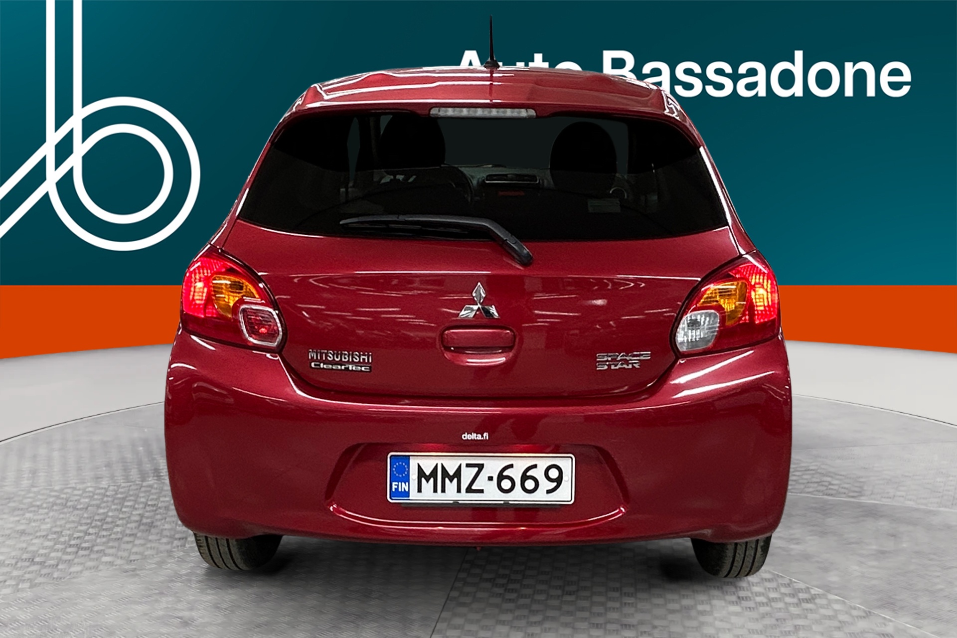 MITSUBISHI Space Star 2015
