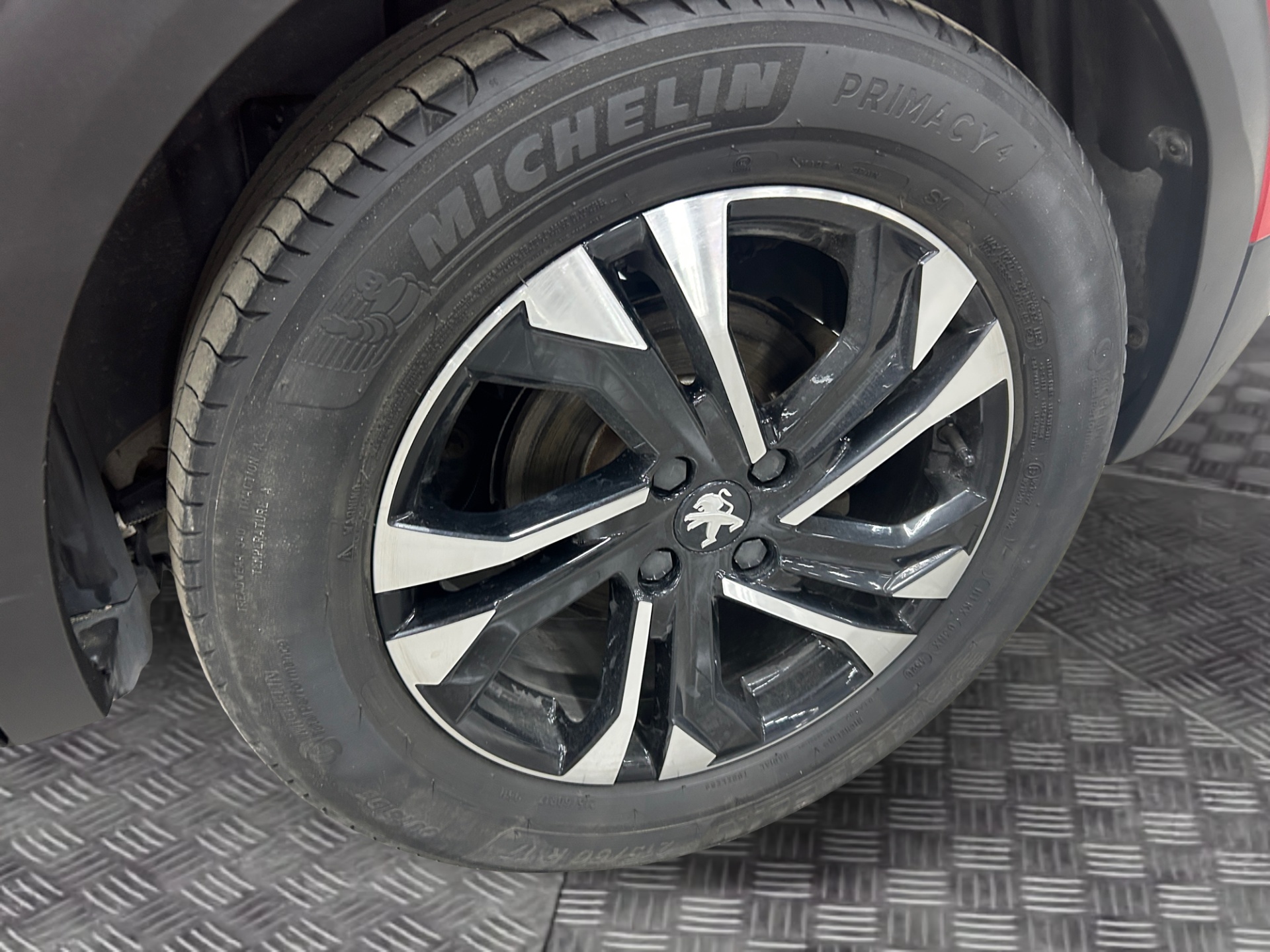 PEUGEOT e-2008 2021