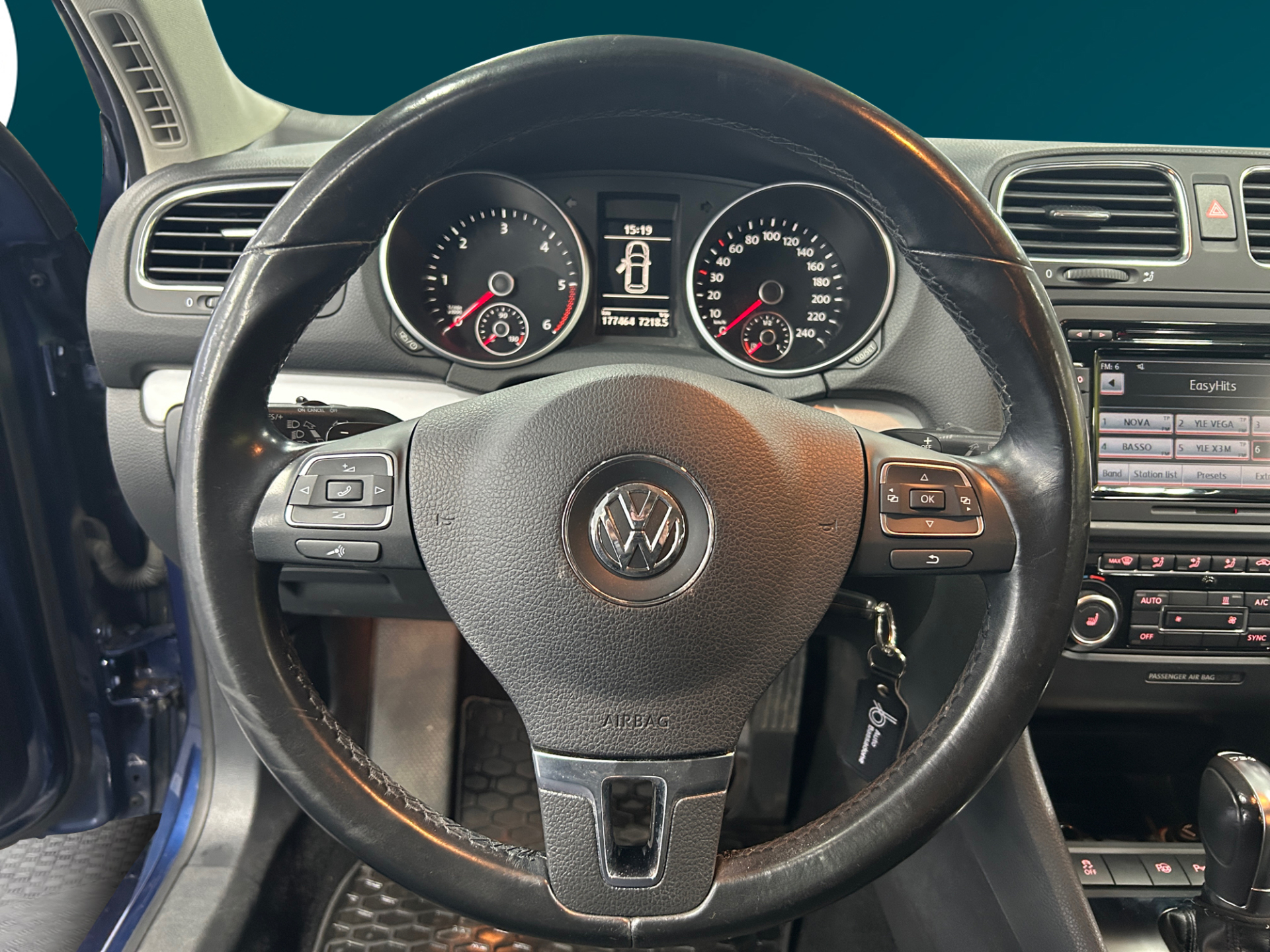 VOLKSWAGEN Golf 2012