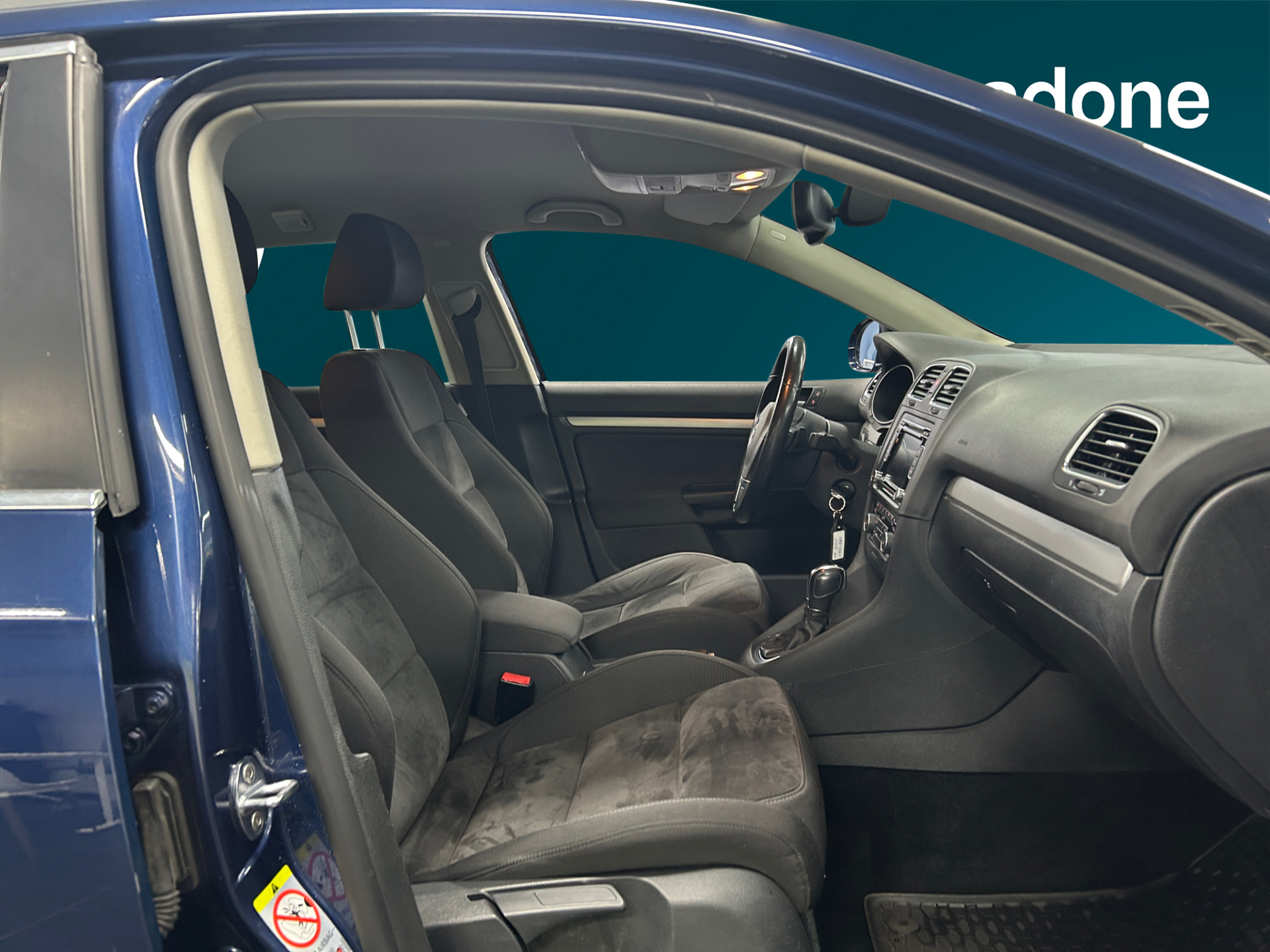 VOLKSWAGEN Golf 2012