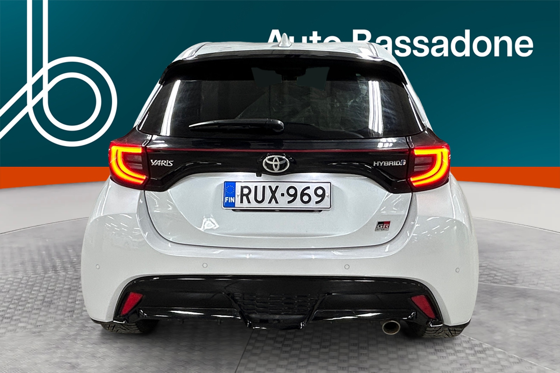 TOYOTA Yaris 2023