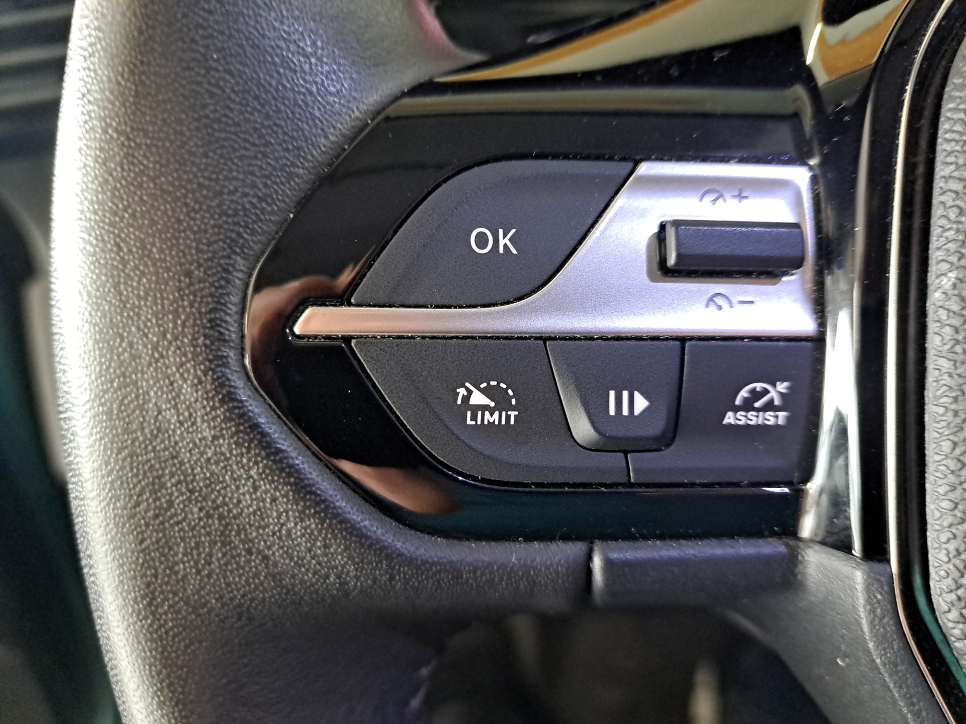 PEUGEOT 308 2023