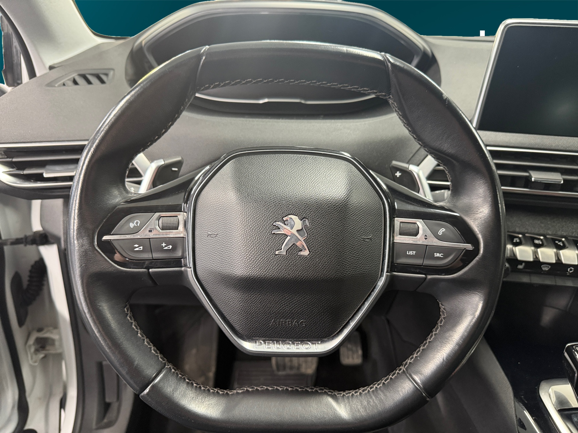 PEUGEOT 5008 2018