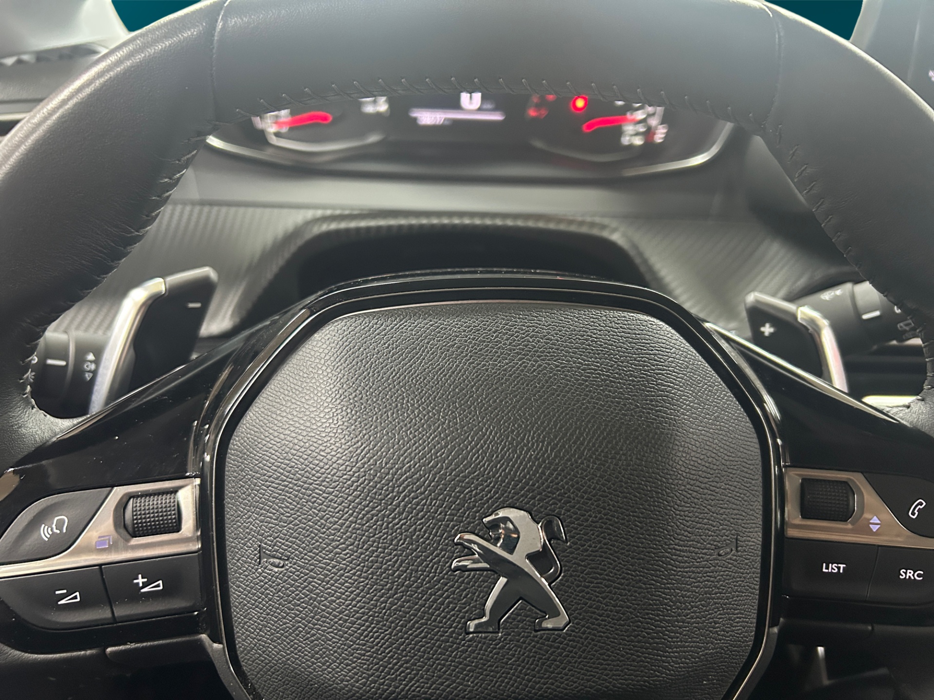 PEUGEOT 208 2022
