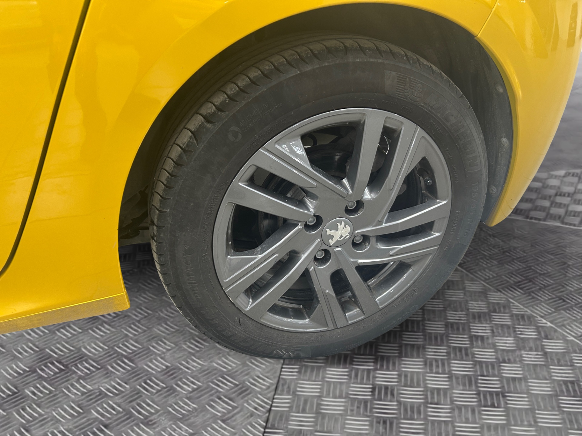 PEUGEOT 208 2022