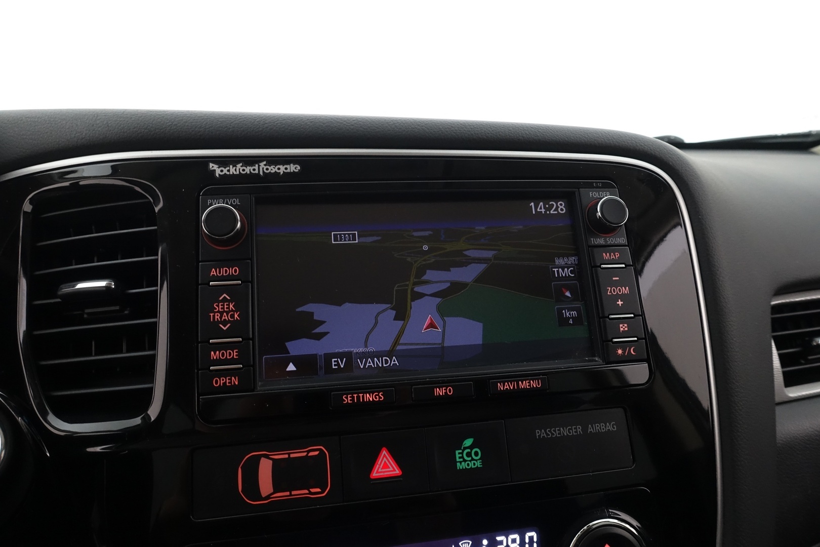 MITSUBISHI Outlander PHEV 2015