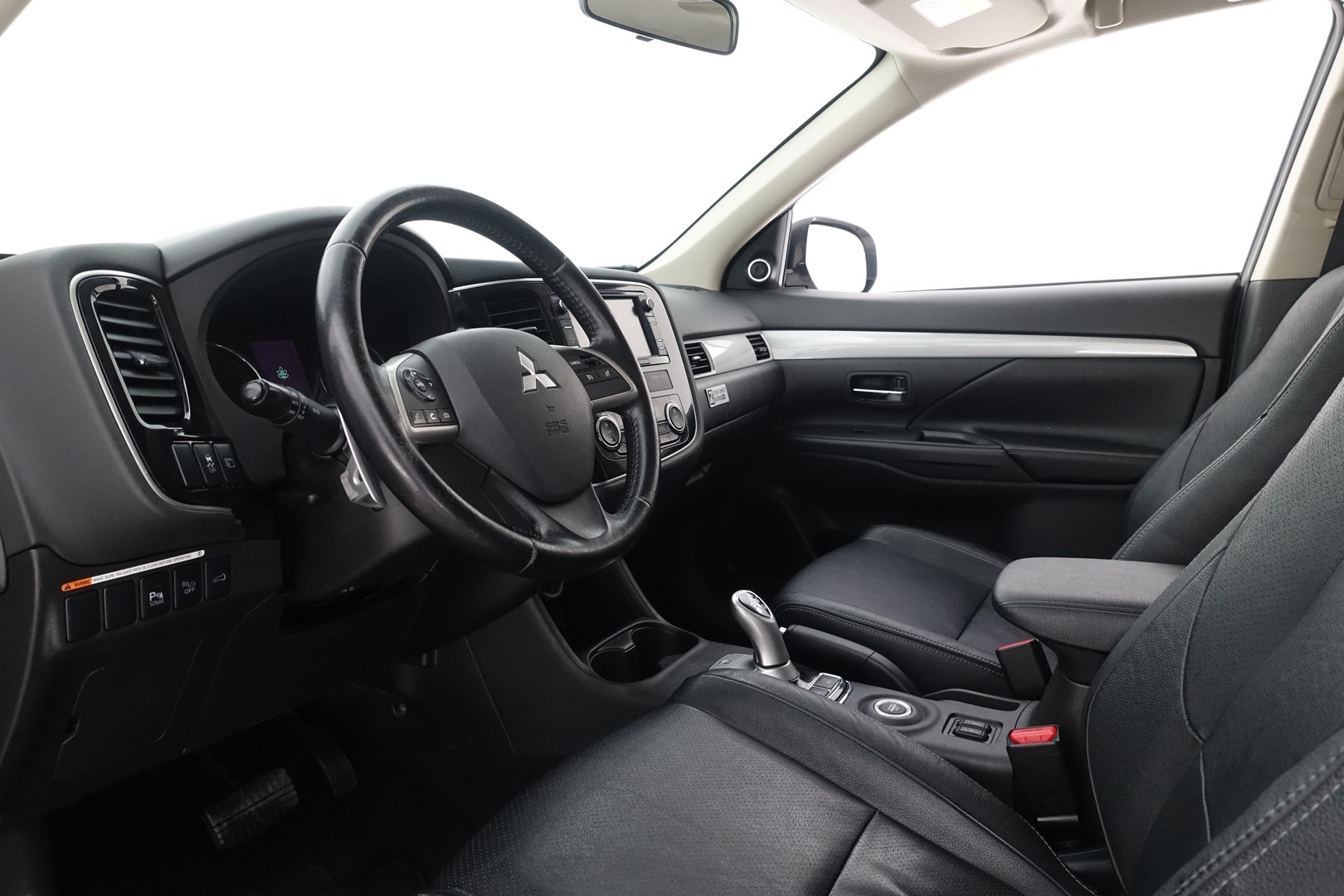 MITSUBISHI Outlander PHEV 2015