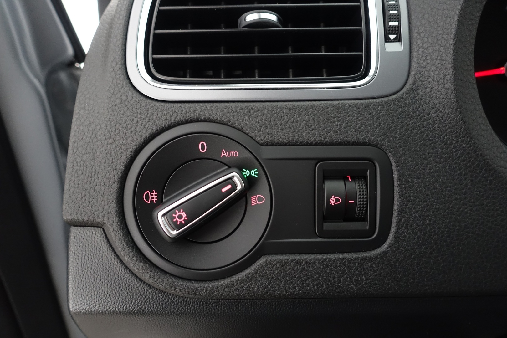 VOLKSWAGEN Polo 2017