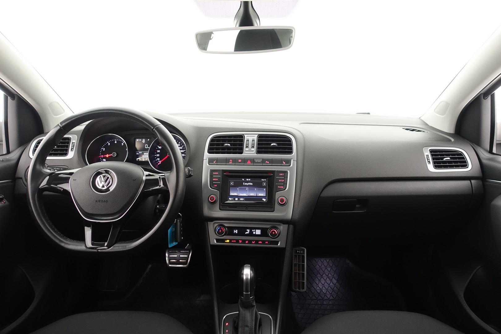 VOLKSWAGEN Polo 2017