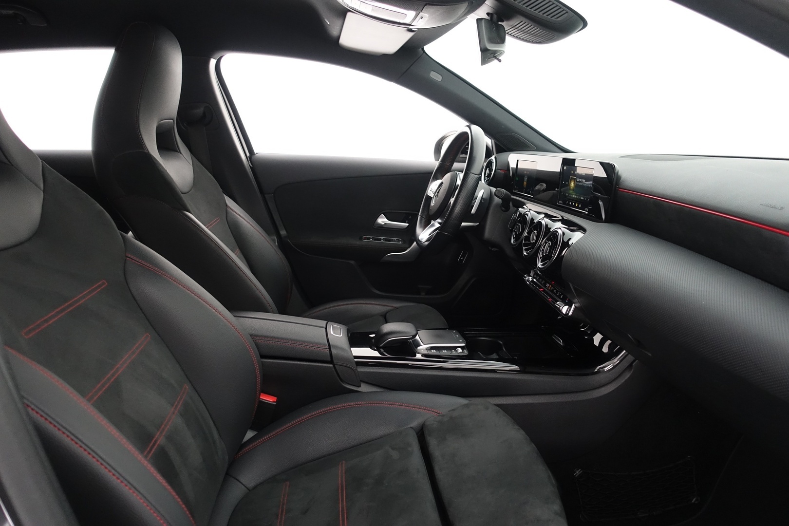 MERCEDES-BENZ A 2020