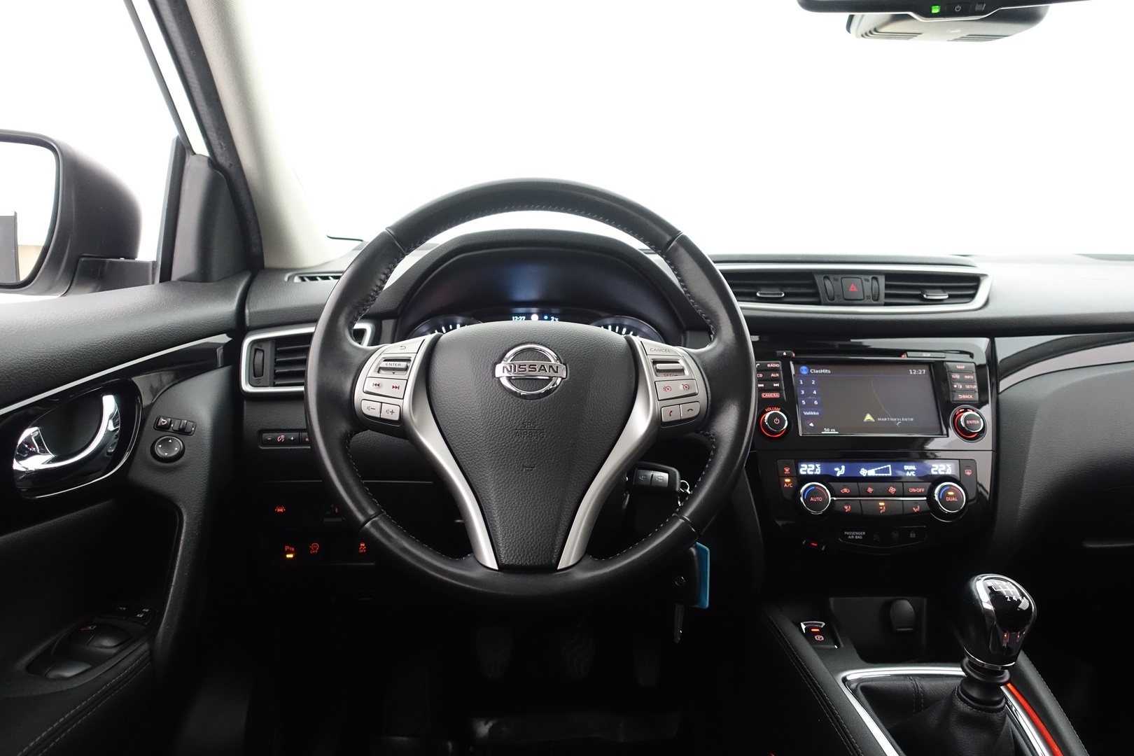 NISSAN Qashqai 2015